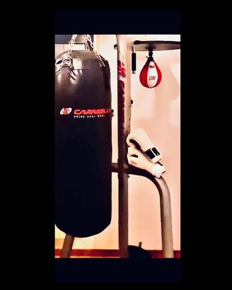 sacco boxe *italiano* con guantoni