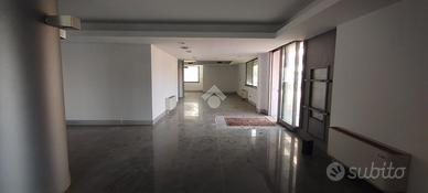 UFFICIO A CARONNO PERTUSELLA