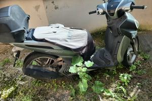 Scooter Yamaha xenter 150