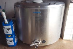 Trasporto latte completo e frigo latte