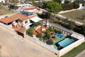 Villa Con Piscina, Parcheggio e Clima Fronte Lidi