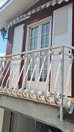 PERSIANE IN LEGNO BIANCO RESTAURATE DA POCHI ANNI