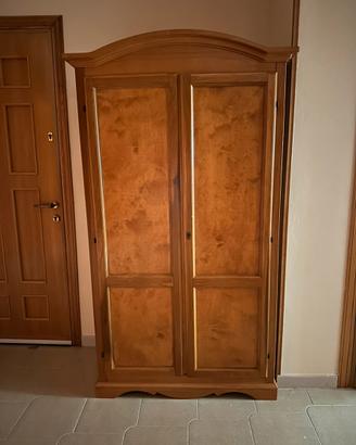 Armadio guardaroba in legno