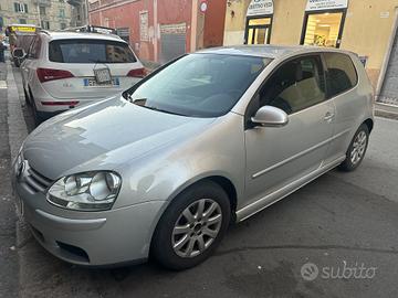 Volkswagen Golf 1.6 16V FSI 5p. Comfortline