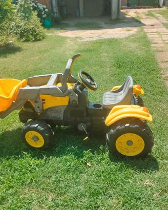 Trattore a pedali per bambini con pala anteriore
