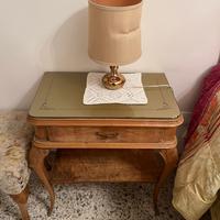 Comodini classici in legno (coppia)