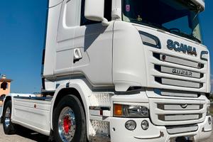 Scania R 490 con impianto idraulico