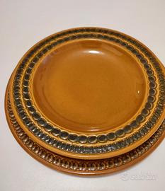 Servizio di piatti 6 persone con piatti portata