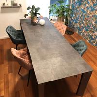 Tavolo allungabile in nido d'ape di alluminio