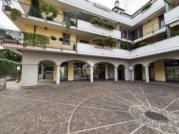 NEGOZIO A LEGNANO