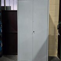 armadio in ferro da giardino / garage