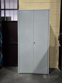 armadio in ferro da giardino / garage