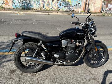 Moto Triumph Street Twin 900