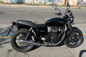 Moto Triumph Street Twin 900