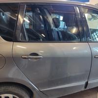 Porta posteriore dx RENAULT SCENIC del 2013