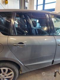 Porta posteriore dx RENAULT SCENIC del 2013