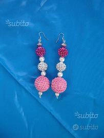 Orecchini sfera uncinetto rosa ciondoli bijoux