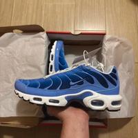 air max plus royal pulse