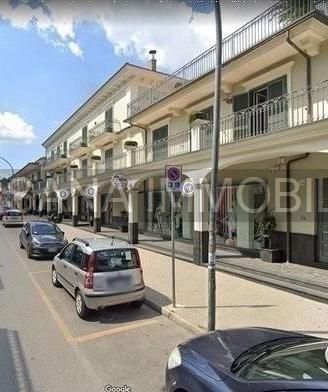 Locale commerciale 50 mq con deposito di 50 mq