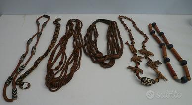 collane  in osso  e legno