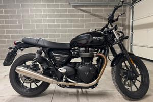 Triumph Street Twin 900 2022 - 6948 Km - Perfetta