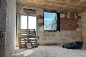 CASA INDIPENDENTE A ORIA