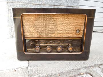 RADIO A VALVOLE MARELLI CON FM E INGRESSO "LINE"