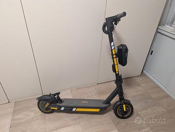 monopattino elettrico segway g30 max