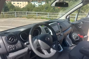 Nissan NV 300 9 posti passo lungo 