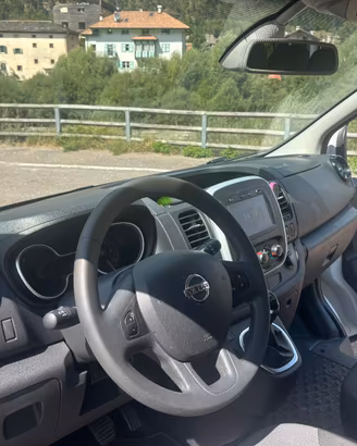 Nissan NV 300 9 posti passo lungo 