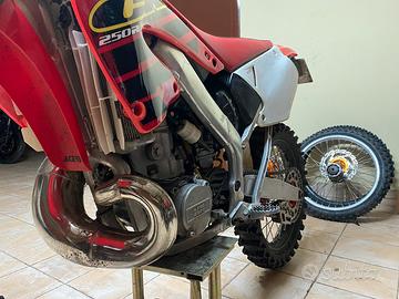 Cr 250