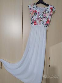 vestito con compito floreale e gonna 