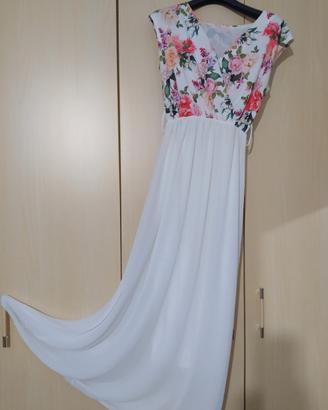 vestito con compito floreale e gonna 