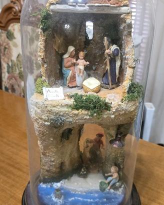 Presepe artigianale napoletano in campana di vetro