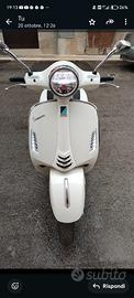 Piaggio Vespa 300 GTS - 2024