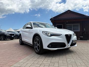 Alfa Romeo Stelvio 2.2 Turbodiesel 180 CV AT8 RWD 