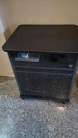 mobile porta TV  con ante in vetro e ruote
