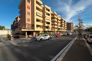 Casale nei / porte di roma - locale commerciale