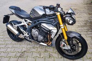 Speed Triple 1200 RS tagliandata gomme nuove