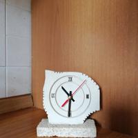 Orologio da tavolo in pietra
