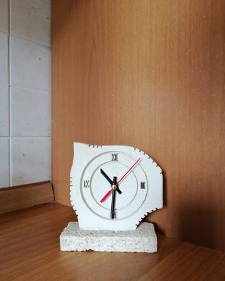 Orologio da tavolo in pietra