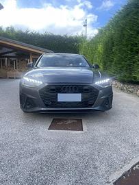 AUDI A4 S LINE