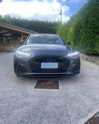AUDI A4 S LINE