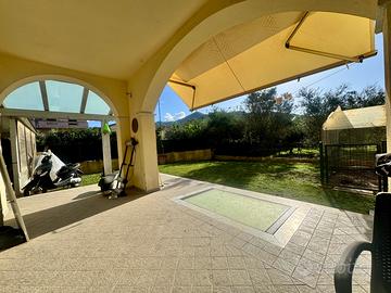 Villetta con giardino