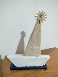 Modellino di barca in legno