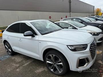 Audi Q5 Sportback 40 2.0 tdi mhev 12V S line Plus