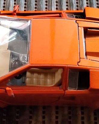 Lamborghini Countach 1988 1/24 Burago Arancio