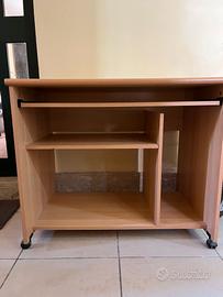 scrivania porta PC con rotelle 