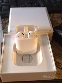 AirPods 2a generazione con custodia di ricarica