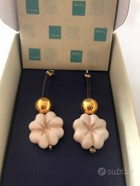 Orecchìni thun a forma di quadrifoglio